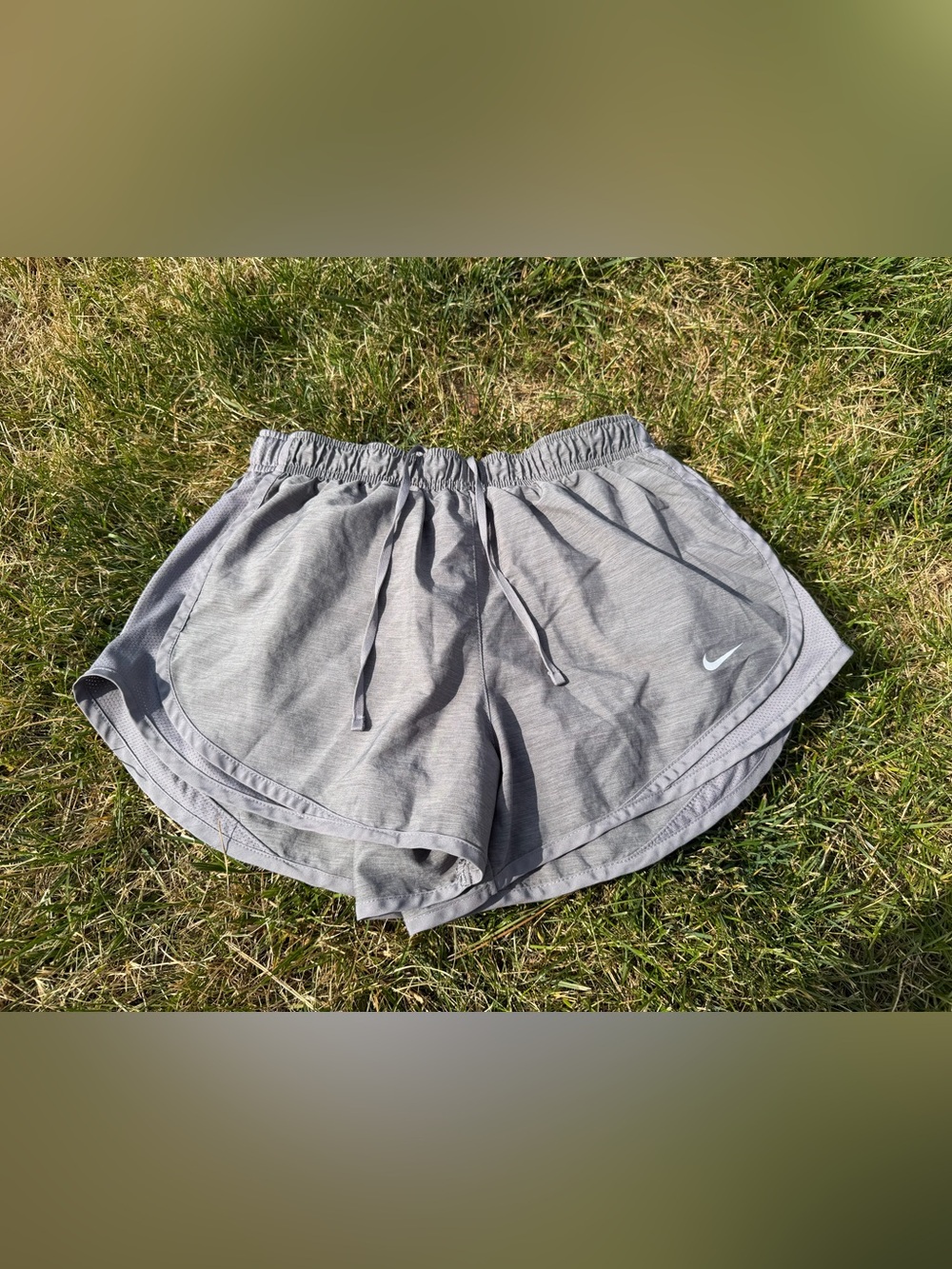 Nike Women’s Light Gray Athletic Shorts with Drawstring Size M